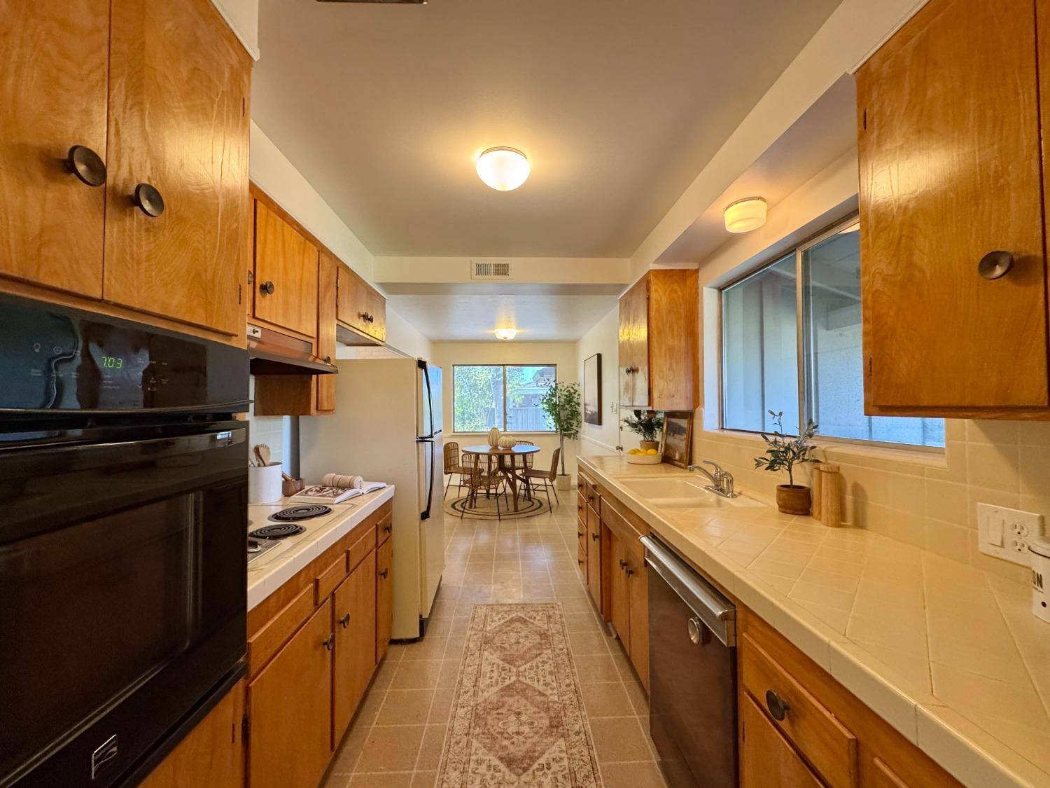 Sacramento, CA 95831,7274 Stanwood WAY