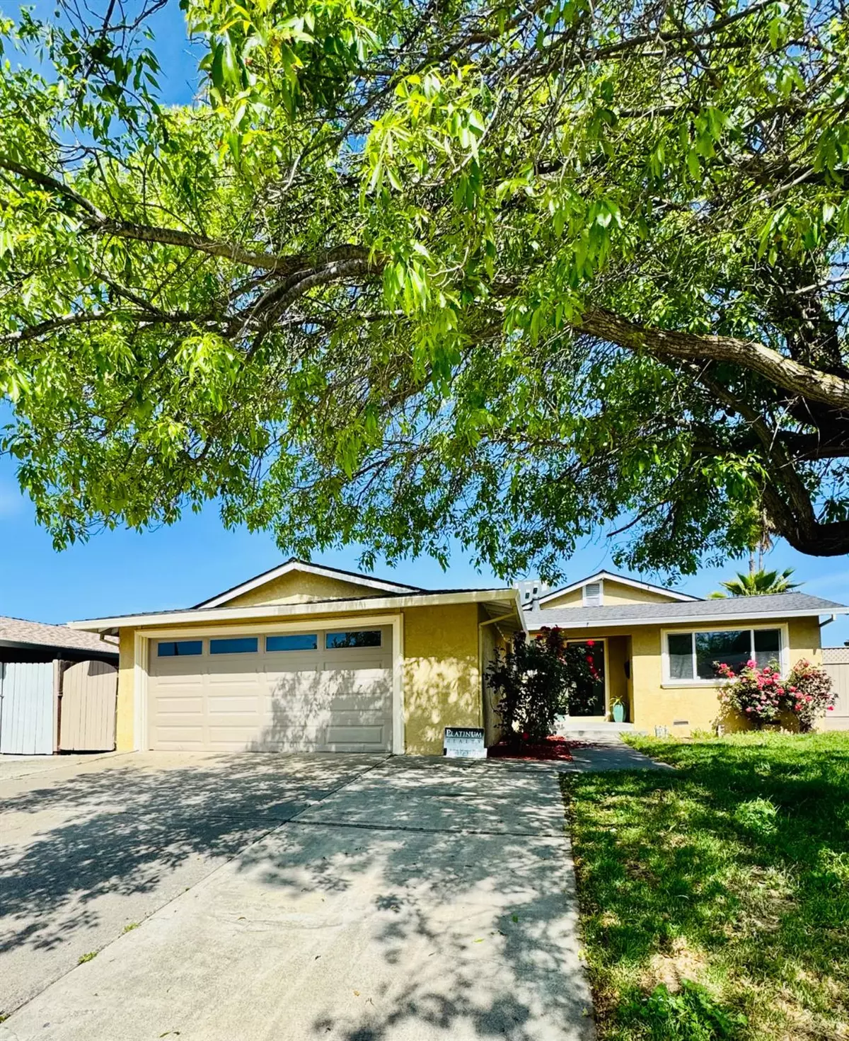 Sacramento, CA 95823,4647 Barbee WAY