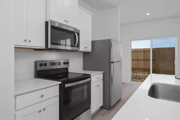 Patterson, CA 95363,821 Chatham LN