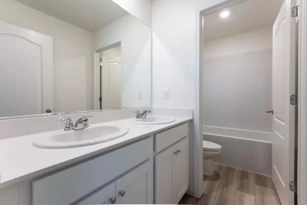 Newman, CA 95360,2203 Mia DR