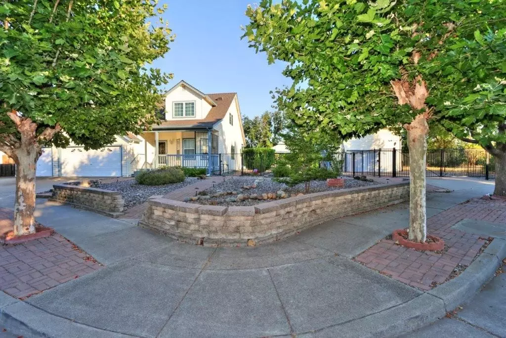 Winters, CA 95694,300 Creekside WAY