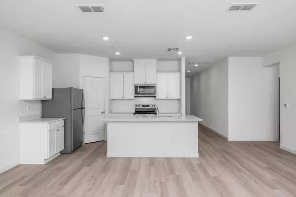 Stockton, CA 95215,5079 E Meadowood DR