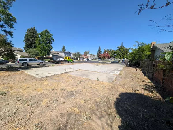 1389 Sterling PL, Manteca, CA 95336