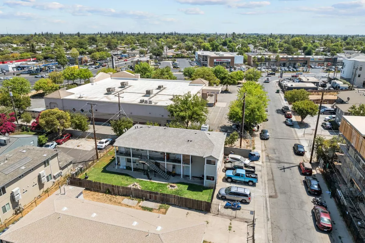 Sacramento, CA 95824,5341 Young ST