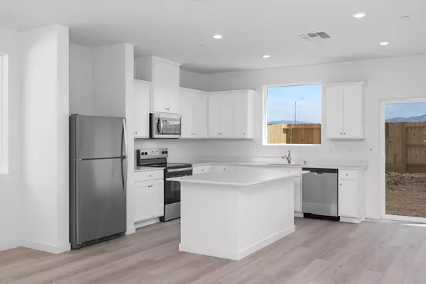 Patterson, CA 95363,801 Chatham LN