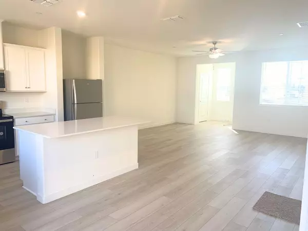 Stockton, CA 95215,809 S Walker LN