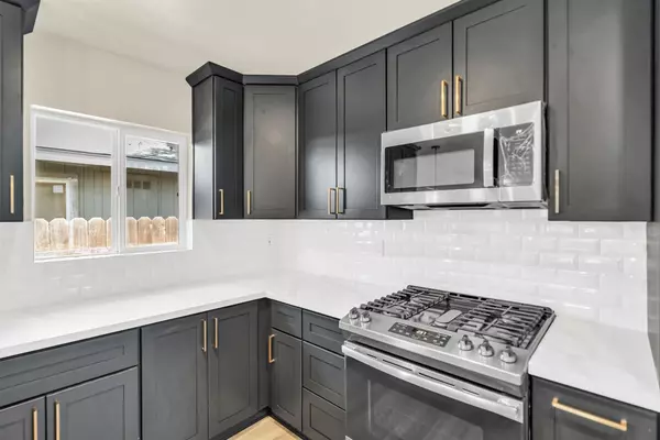 West Sacramento, CA 95605,745 N Hobson AVE