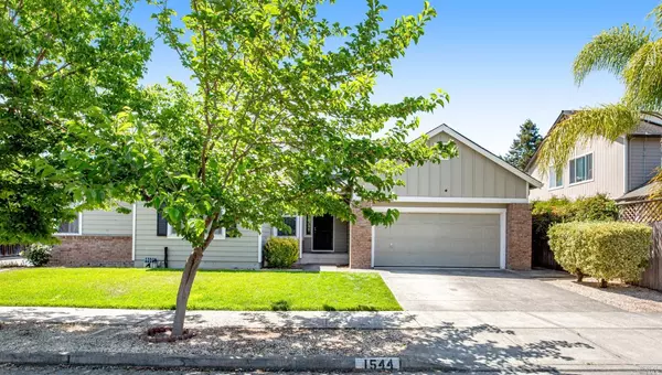 1544 Hughes AVE, Santa Rosa, CA 95407