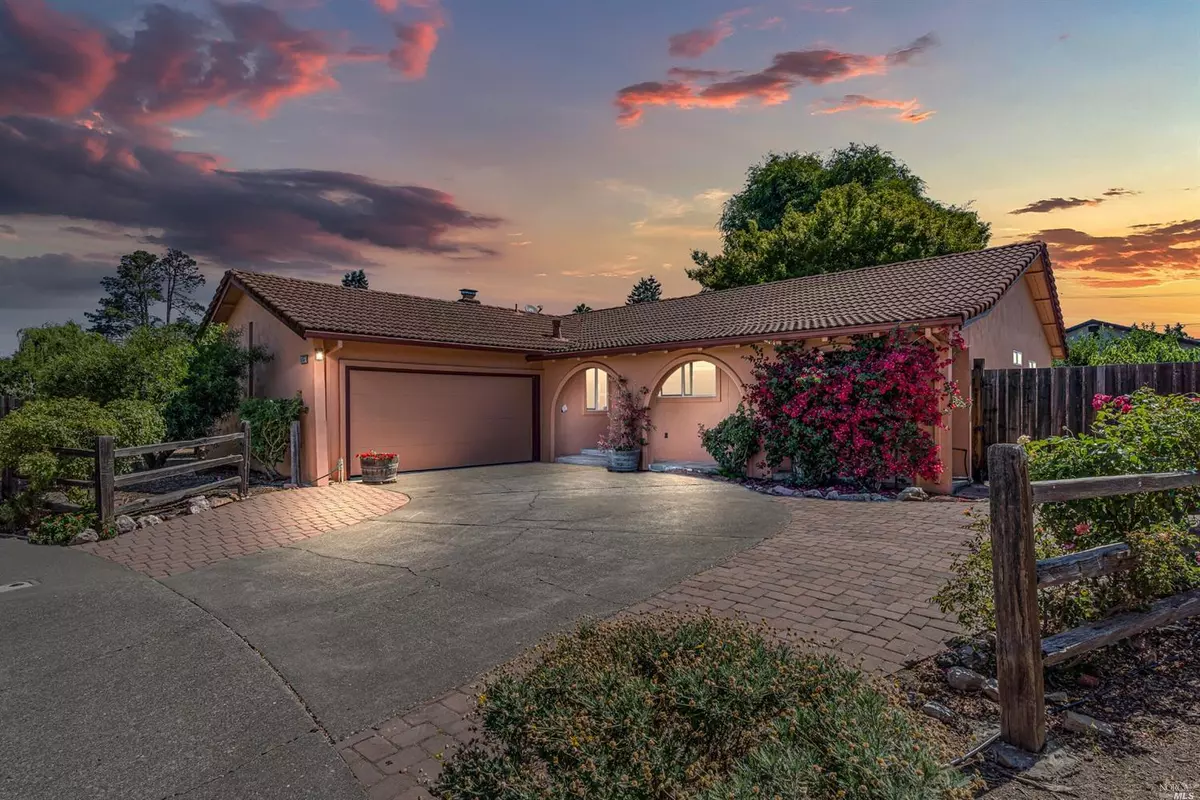 Santa Rosa, CA 95401,564 Edith CT