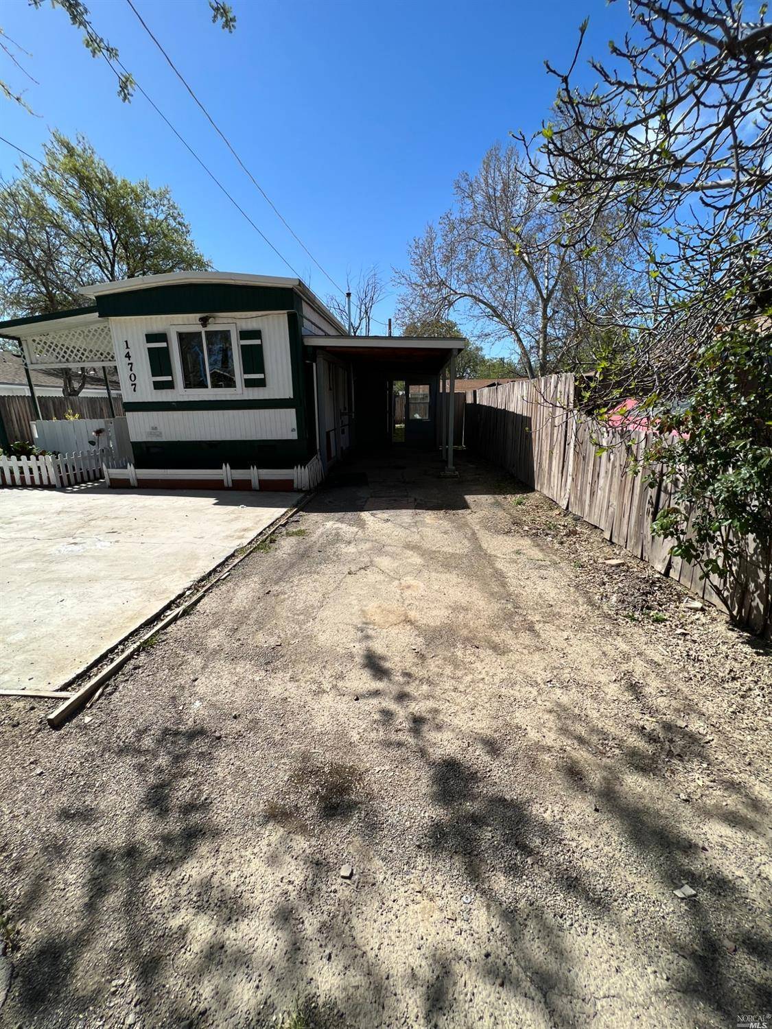 Clearlake, CA 95422,14707 Walnut AVE