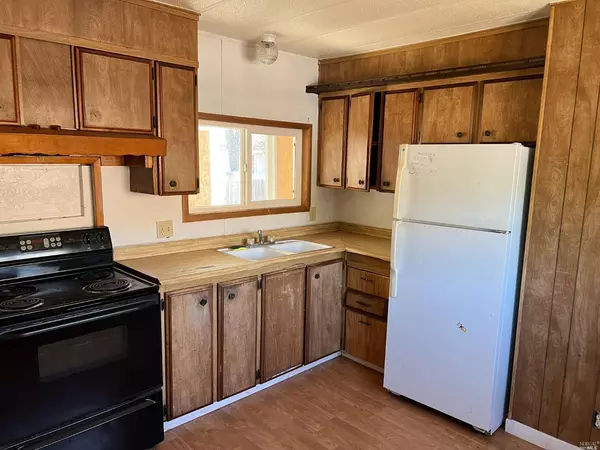 Clearlake, CA 95422,14707 Walnut AVE