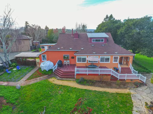 8097 Whited RD, Sebastopol, CA 95472