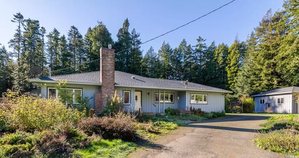 44001 Caspar Little Lake RD, Mendocino, CA 95460