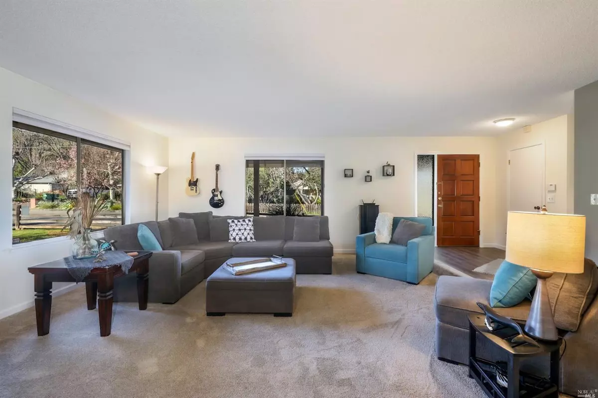 Cloverdale, CA 95425,450 Silva ST