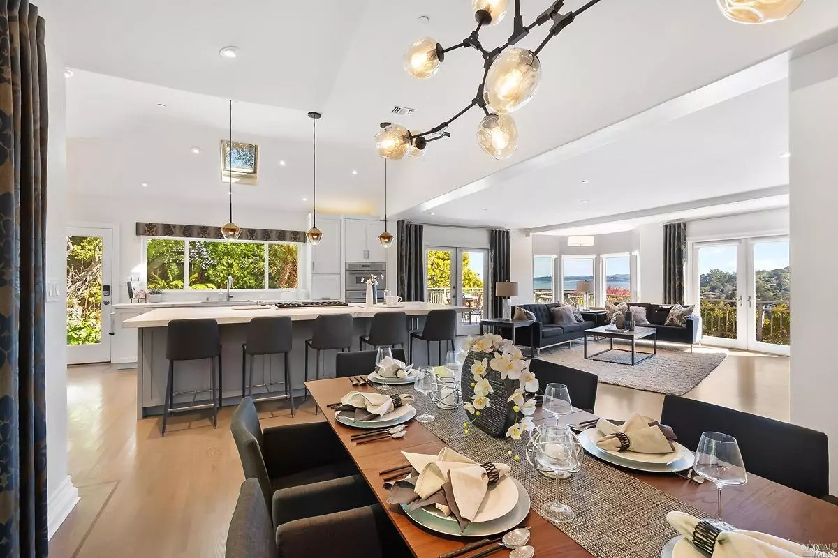 Corte Madera, CA 94925,472 Redwood AVE