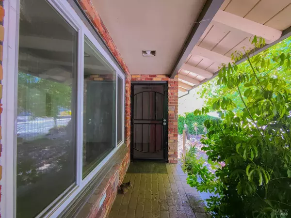 Santa Rosa, CA 95404,1703 Vallejo ST