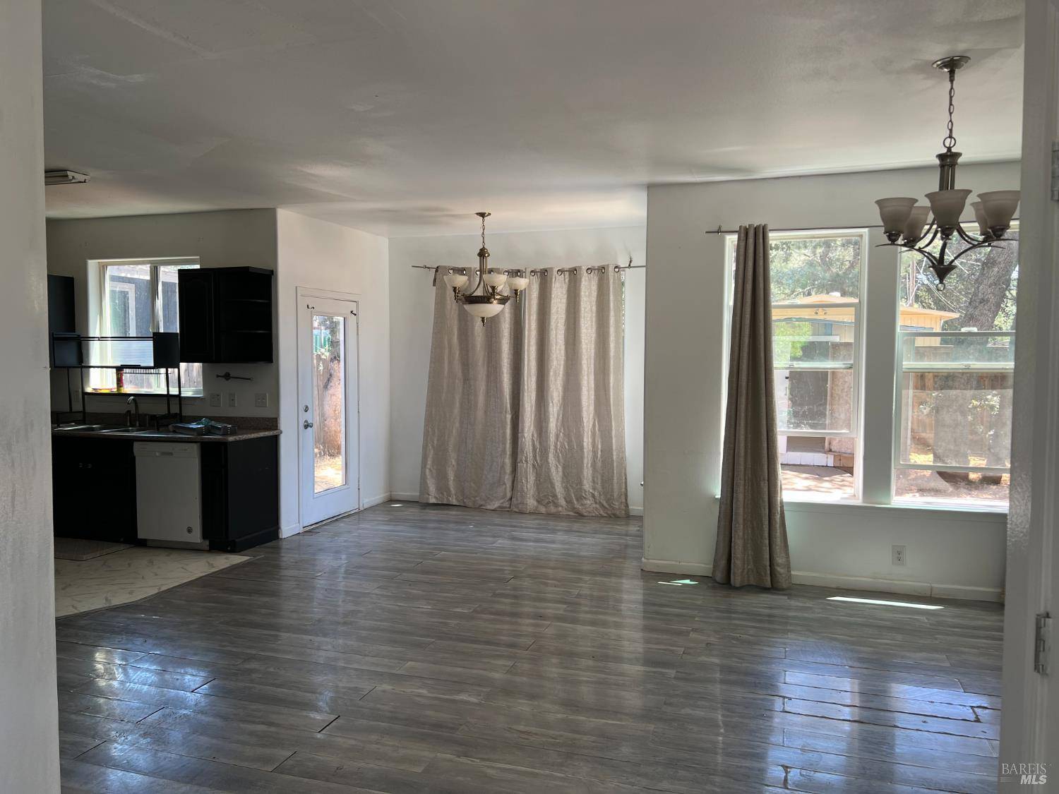 Clearlake, CA 95422,5607 Jones AVE