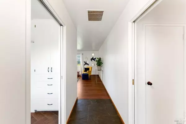 5625 Henning RD, Sebastopol, CA 95472