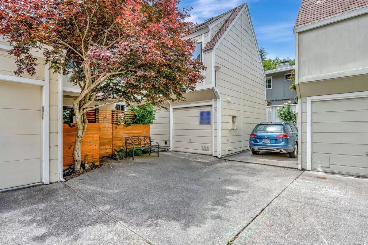 Mill Valley, CA 94941,232 Miller AVE 10