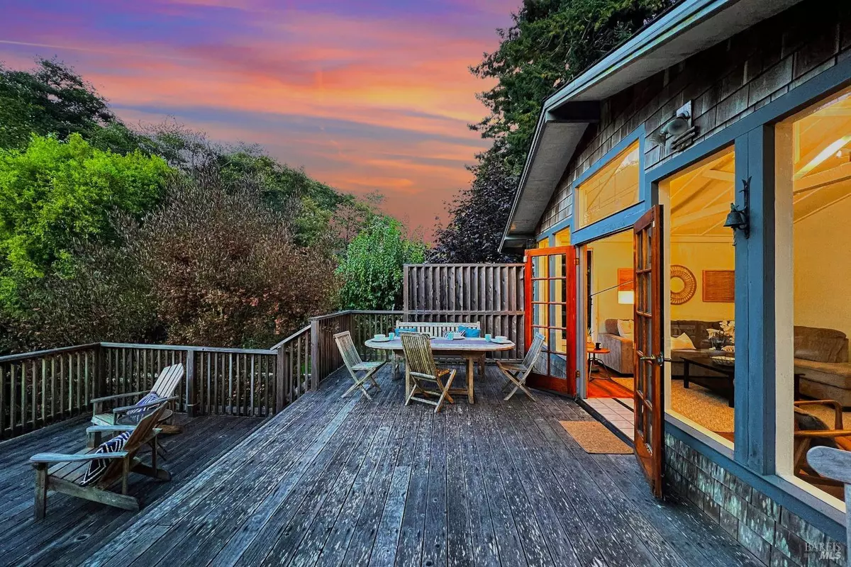 Duncans Mills, CA 95430,25898 Freezeout RD