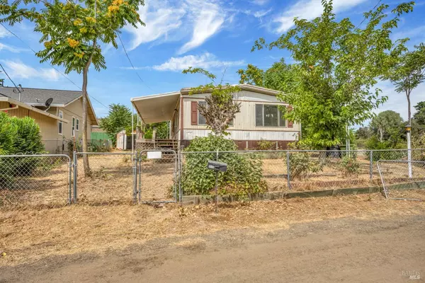 3573 Peony ST, Clearlake, CA 95422