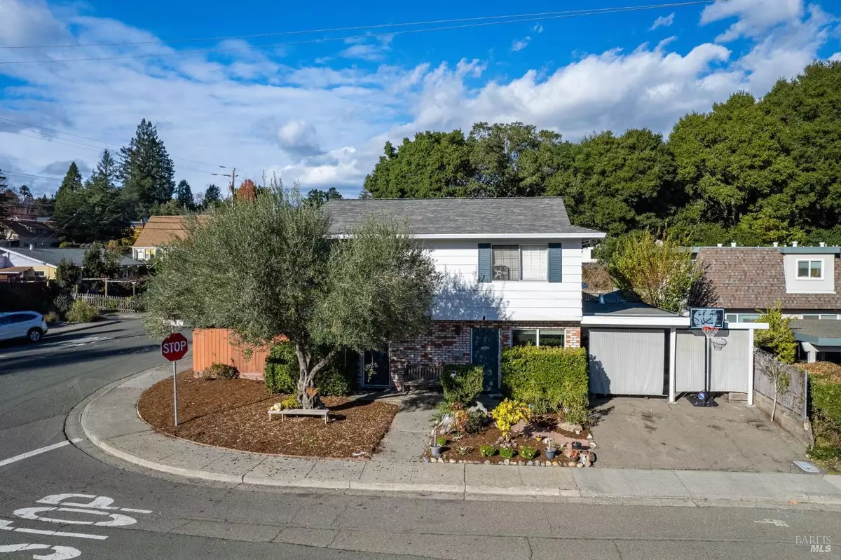 Sebastopol, CA 95472,7640 Bately CT