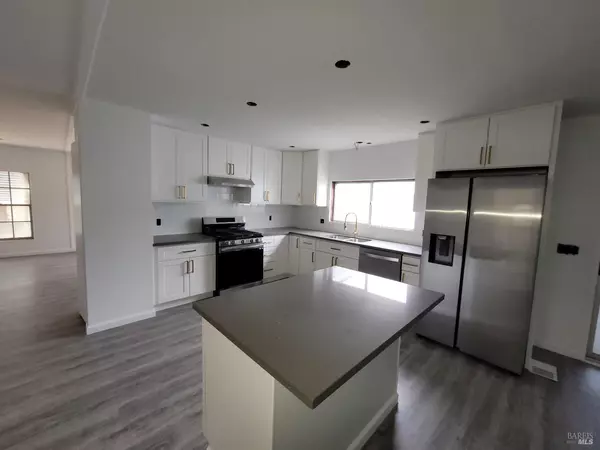 34 Sequoia CIR, Santa Rosa, CA 95401