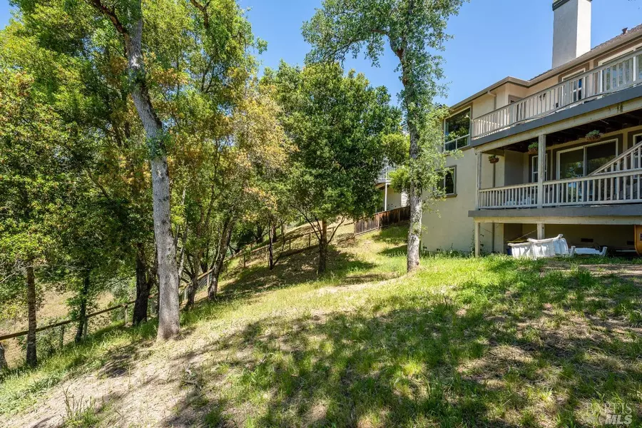 2520 Bartlett CT, Ukiah, CA 95482