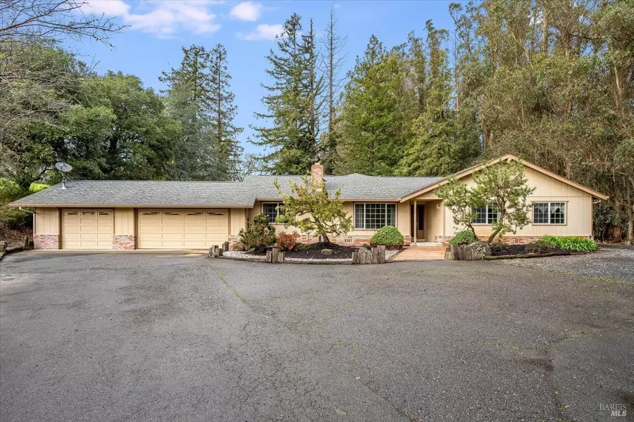 311 Orchard LN, Penngrove, CA 94951