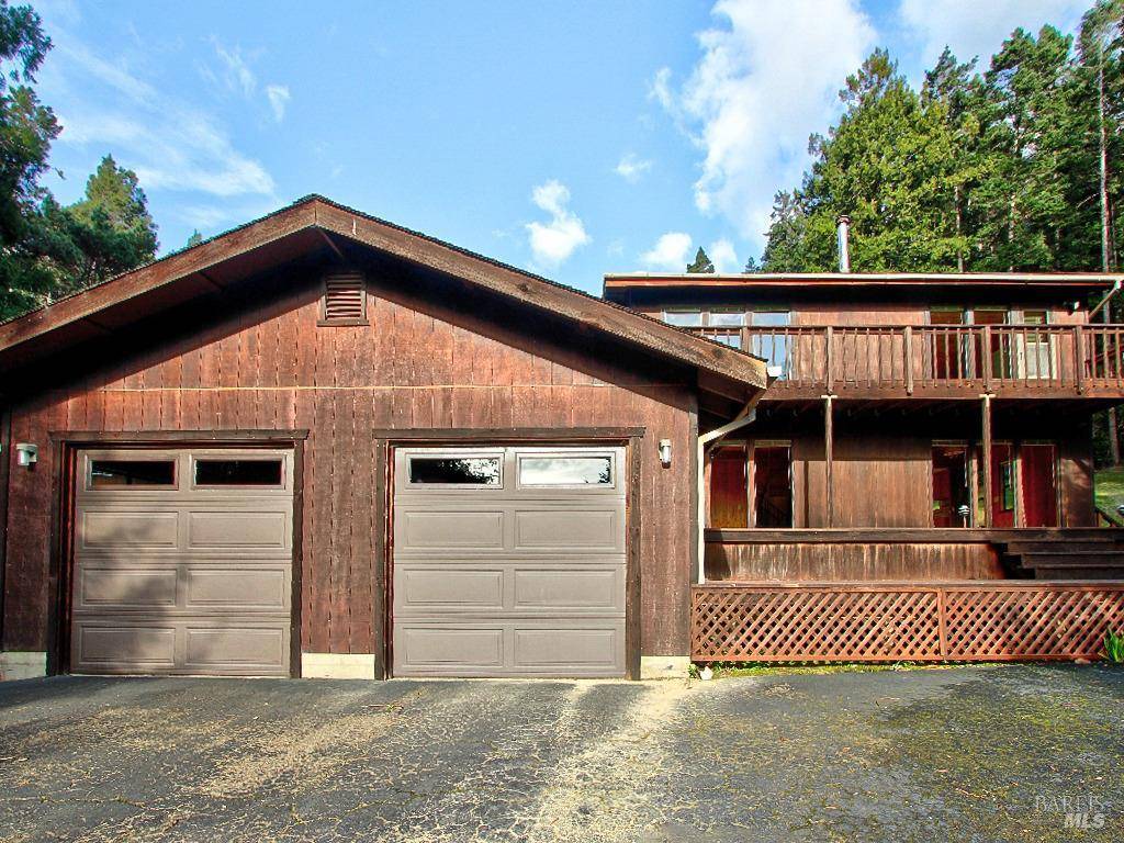26450 Blueberry Hill RD, Fort Bragg, CA 95437