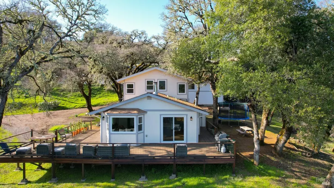 8500 Black Bart TRL, Redwood Valley, CA 95470