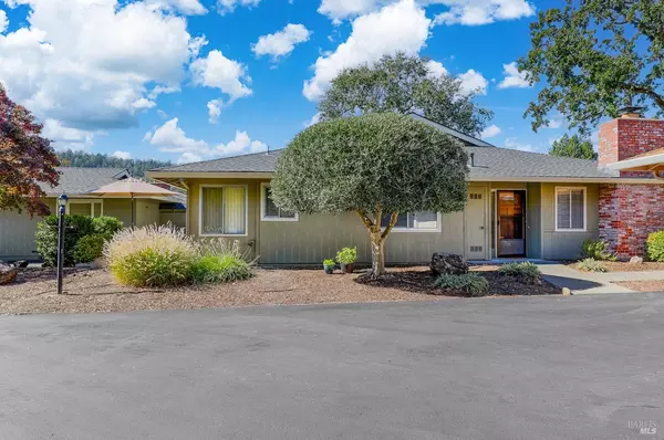 11 Meadowgreen CT, Santa Rosa, CA 95409