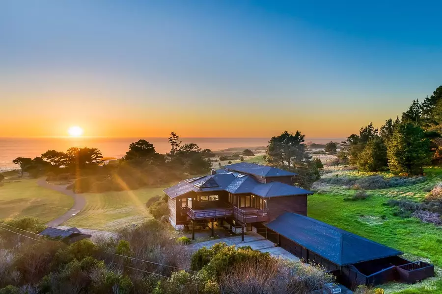 45460 Indian Shoals RD, Mendocino, CA 95460