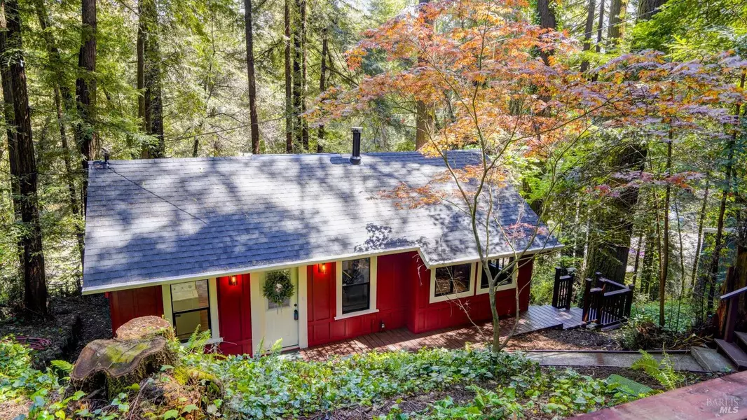 14716 Eagle Nest LN, Guerneville, CA 95446