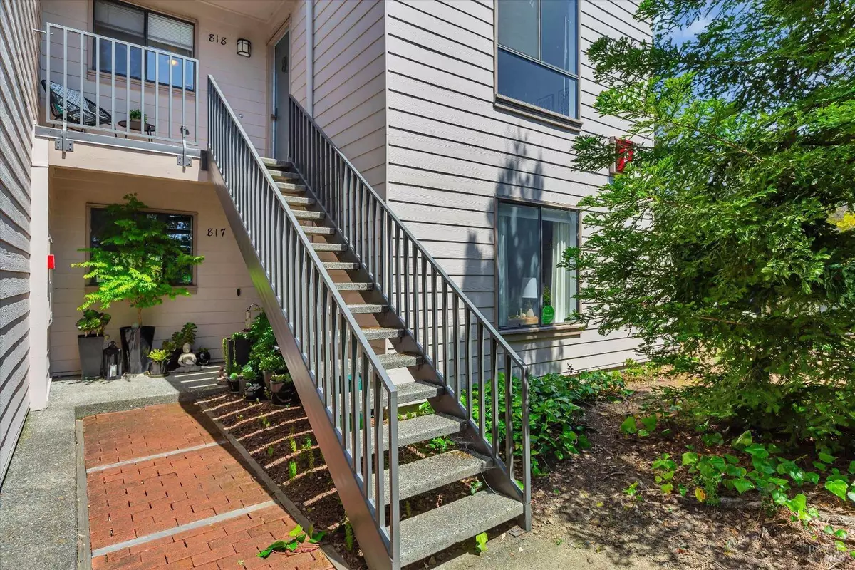 Greenbrae, CA 94904,818 Via Casitas
