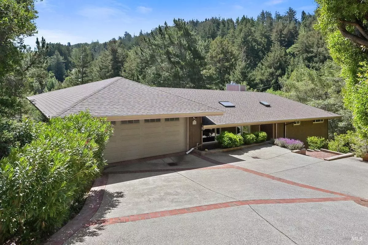 Kentfield, CA 94904,215 S Ridgewood RD