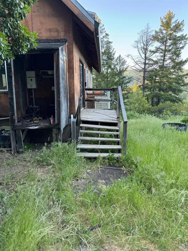 Covelo, CA 95428,78577 Mina RD