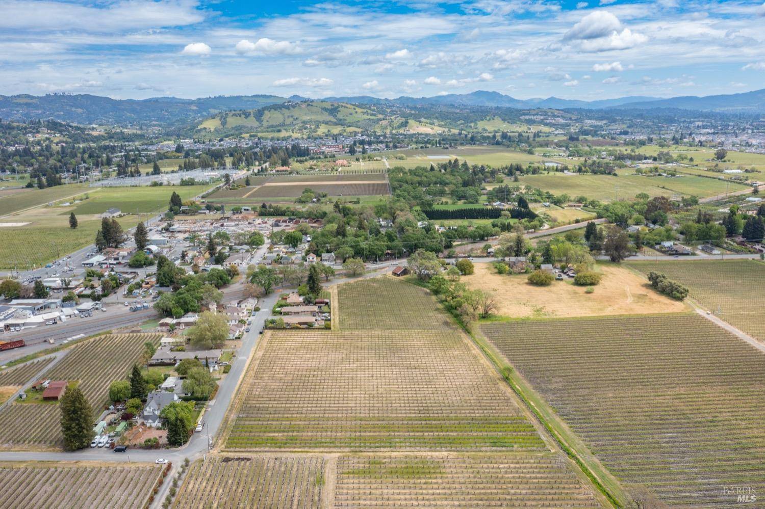 Fulton, CA 95439,1160 Hart LN