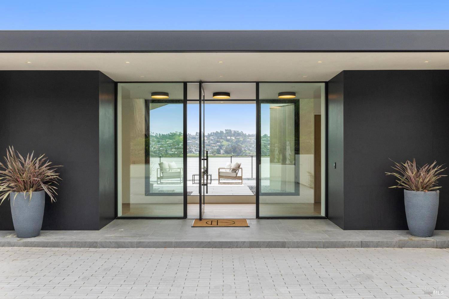 Mill Valley, CA 94941,431 E Strawberry DR