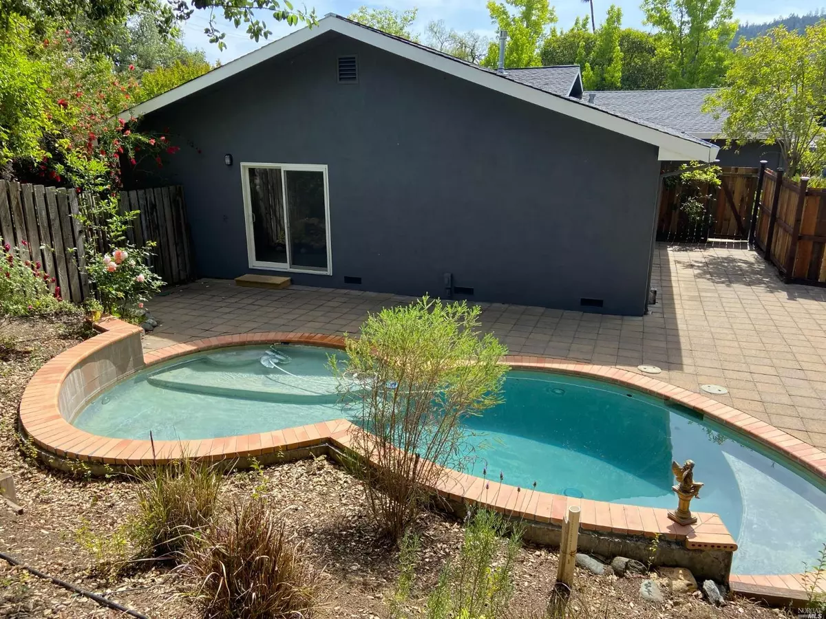 Cloverdale, CA 95425,111 Grace CT