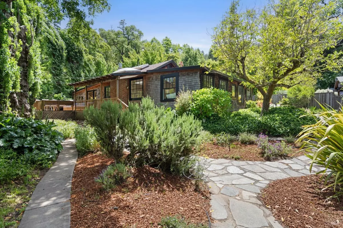 San Geronimo, CA 94963,165 Meadow WAY