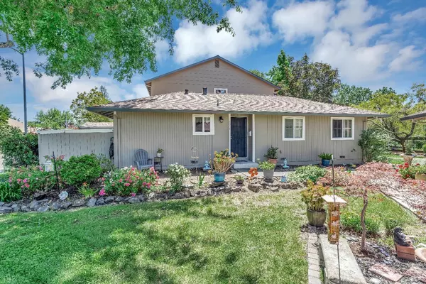 5028 Charmian DR, Santa Rosa, CA 95409