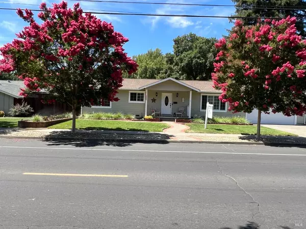 2523 W Pueblo AVE, Napa, CA 94558