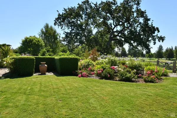 Santa Rosa, CA 95401,5210 Oak Meadow DR