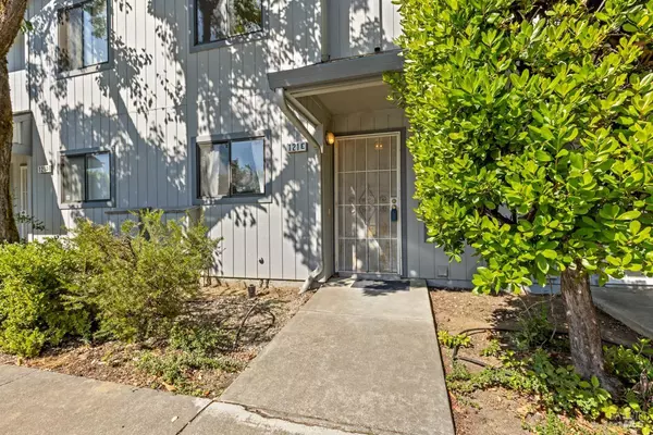 121 Elbridge AVE E, Cloverdale, CA 95425