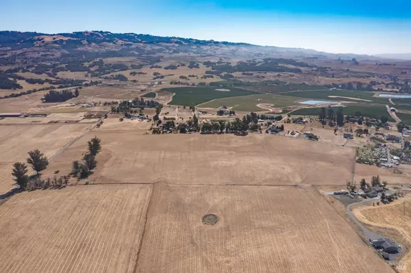 Penngrove, CA 94951,8279 Brand LN
