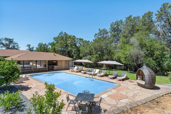 227 Vista View DR, Cloverdale, CA 95425