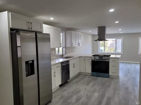 Santa Rosa, CA 95401,60 Sequoia CIR