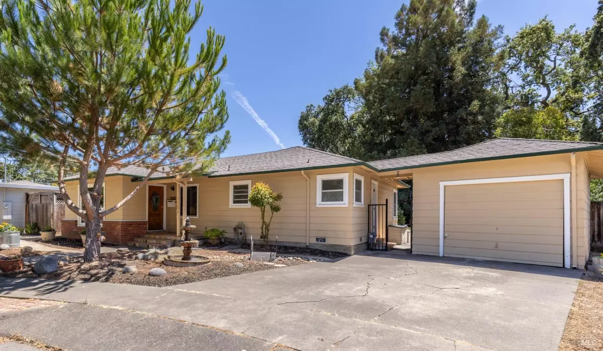 Santa Rosa, CA 95403,112 Roweland CT