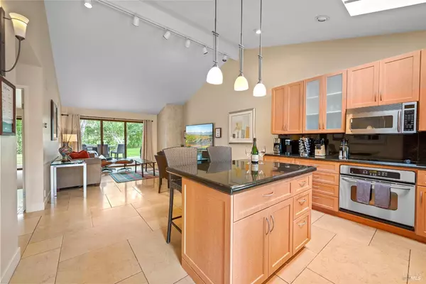 68 Fairways DR, Napa, CA 94558